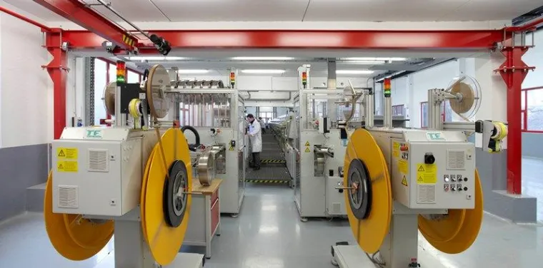 Bild: Neue Bandbeschichtungsanlage bei Metoba