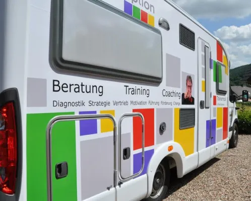 Gute Fahrt mit dem neuen ProConception-Trainermobil Bild: Gute Fahrt mit dem neuen ProConception-Trainermobil