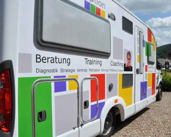 Gute Fahrt mit dem neuen ProConception-Trainermobil Bild: Gute Fahrt mit dem neuen ProConception-Trainermobil