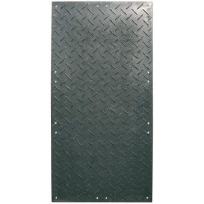 Die s:tek 48 · Hochleistungs-Bodenschutzplatte als Baustellenzufahrt auf einem Parkplatz in der Nähe Bild: Die s:tek 48 · Hochleistungs-Bodenschutzplatte als Baustellenzufahrt auf einem Parkplatz in der Nähe