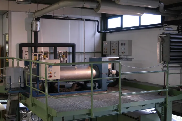 Bild: Probe aufs Exempel bei der Verbundstofftrennung - Kaltmahltechnikum mit neuem Drehrohrkühler