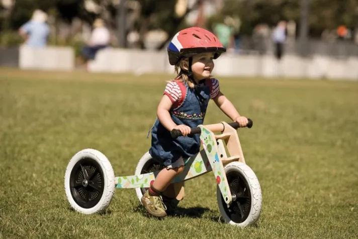 Bild: One Apple a Day - das neue Wishbone Bike sorgt mit seinem tollen Design für mehr Spaß am Bewegen