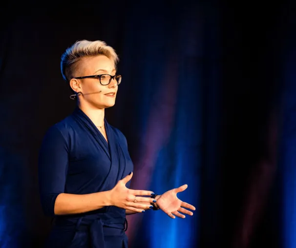 In 4 Minuten zum Weltrekord – Bianca Paulus holt sich Rednerpreis Bild: In 4 Minuten zum Weltrekord – Bianca Paulus holt sich Rednerpreis