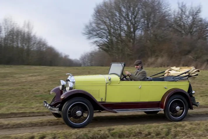 Bild: Oldtimer mieten beim Oldtimer-Reise-Veranstalter