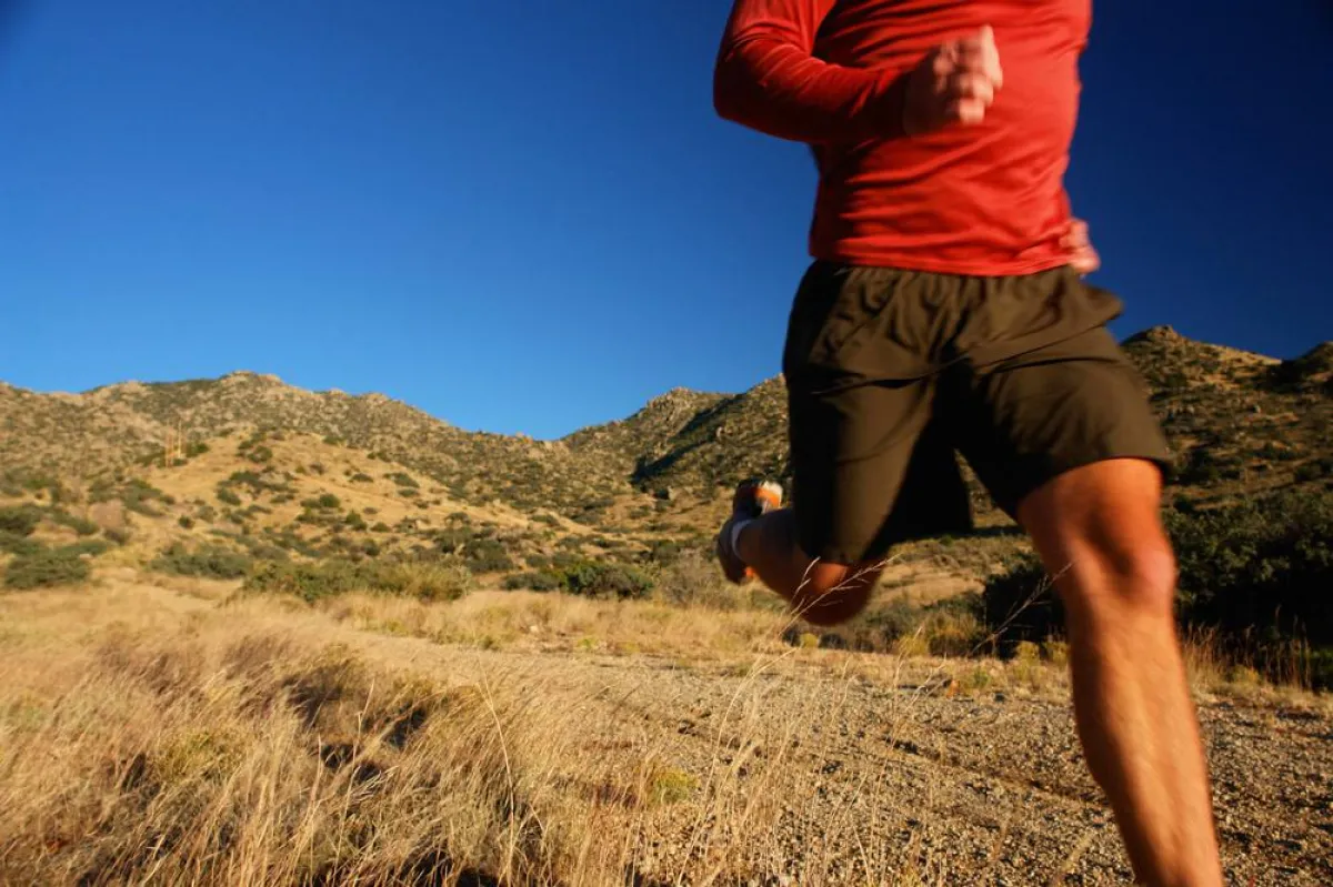 Beim Joggen lauert in den Sportschuhen Fußpilz