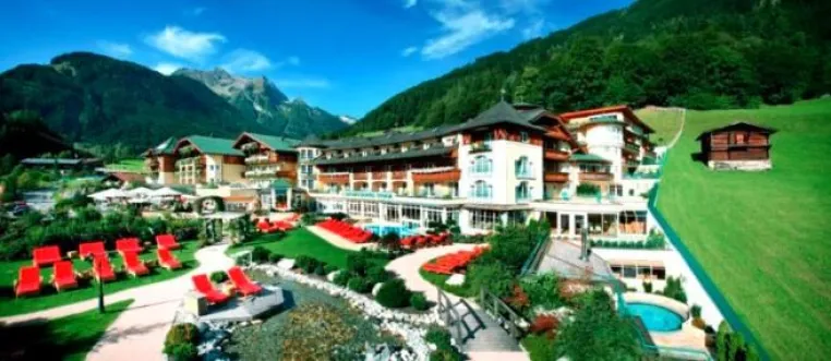 Nigerianische Fußballnationalmannschaft zu Gast im Sporthotel Stock Bild: Nigerianische Fußballnationalmannschaft zu Gast im Sporthotel Stock