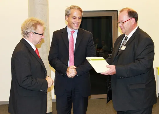 Bild: Prof. Dr. Hinrichs neuer Energie-Dekan an der SRH - Prof. Dr. Opitz konzentriert sich auf das Rektorat -