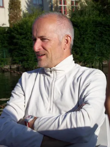 Bild: Ivo von Renner – Heldenzuwachs bei Hafengold Film.