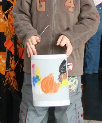 Bild: Laternen Bastelaktion im Kloster Markt in Reinbek