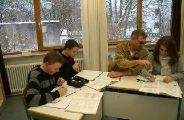 Großartige Erfolgsbilanz - Förderung von Schülern an den Mittelschulen Windach, Dießen, Herrsching und Utting Bild: Großartige Erfolgsbilanz - Förderung von Schülern an den Mittelschulen Windach, Dießen, Herrsching und Utting