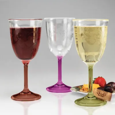 Bild: Herbstzeit = Weinzeit: Bruchfeste Weingläser mit Schliff und Stil