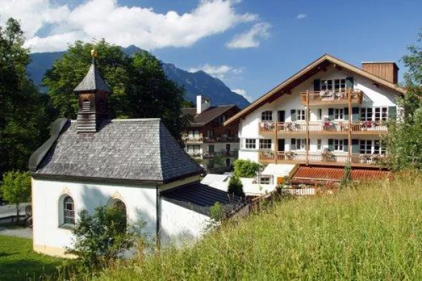 Bild: Neu: Mit dem SENTIDO Zugspitze Berghotel Hammersbach bringt die RIMC das erste SENTIDO-Hotel nach Deutschland
