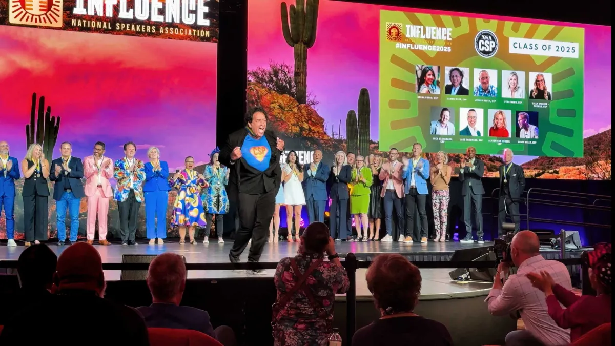 Cherno Jobatey gewinnt in Scottsdale den CSP-Award des int. Dachverband der Speaker-Industrie NSA (© Groove Gangster GmbH)