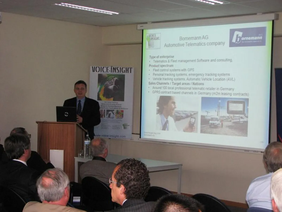 Charles Kemper, CEO Voice-Insight, lobt auf der Abschlusskonferenz des EU-Forschungsprojektes SAFIRA in Brüssel die Telematik-Lösung der Bornemann AG als richtungsweisend für den Einsatz von Sprachtec