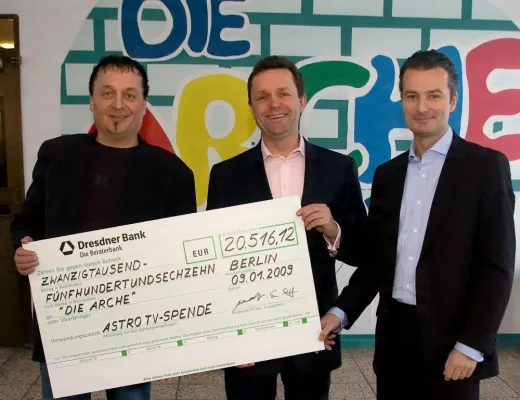 Bild: AstroTV spendet mehr als 20.000 Euro an Kinderprojekt „Die Arche“