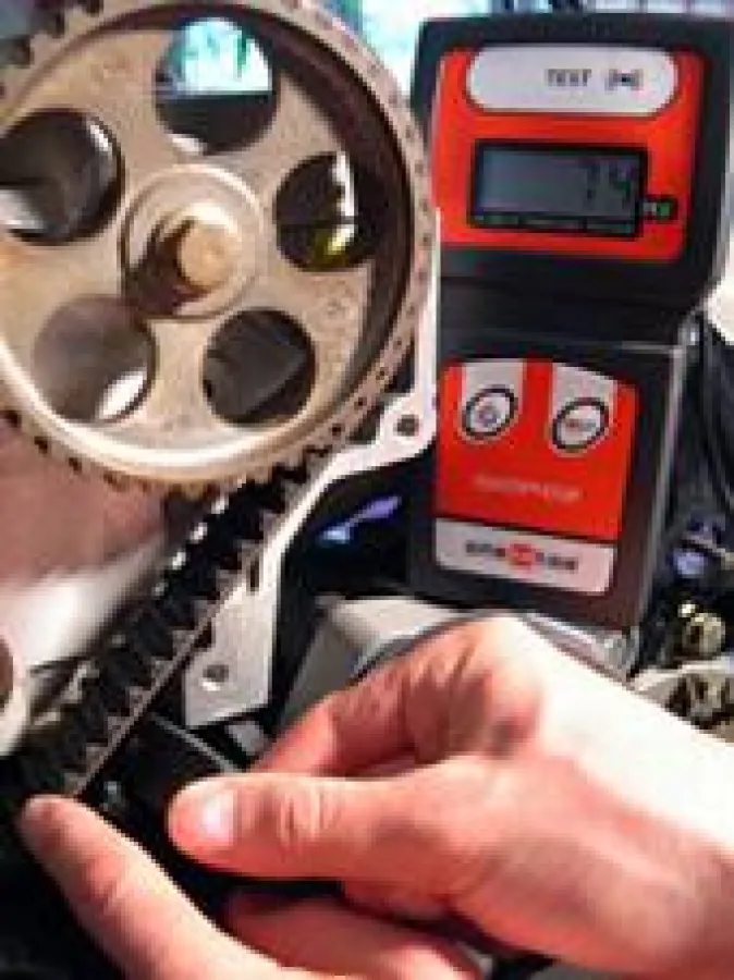 Erleichtert die Arbeit: Diapaz, ein Messgerät zur Riemenspannung in Hertz.