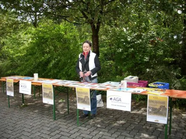 Bild: AGA informiert beim Kangal-Treffen über Gepardenschutz