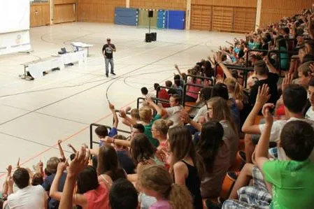 Projektwoche mit 2schneidig gegen Rassismus Bild: Projektwoche mit 2schneidig gegen Rassismus
