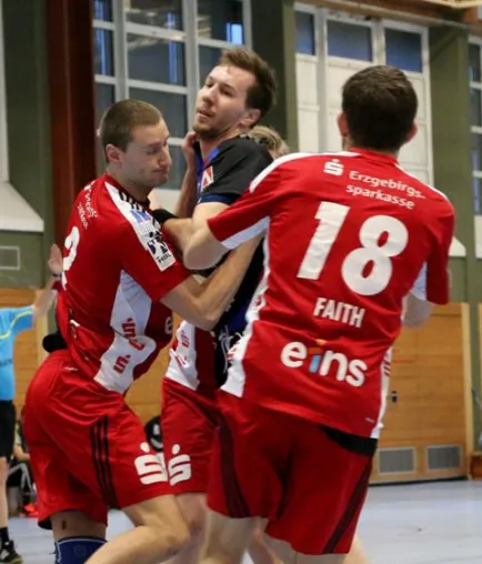 HC Erlangen und Nikolai Link verlängern Vertrag Bild: HC Erlangen und Nikolai Link verlängern Vertrag