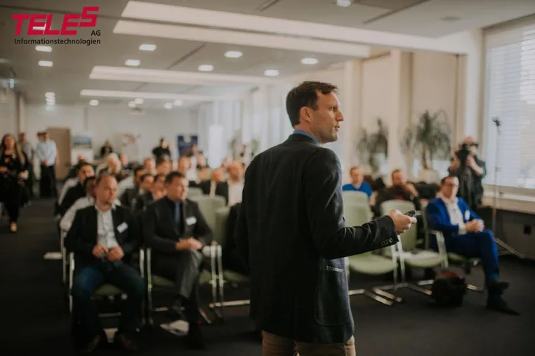 TELES Lounge bot anregende Diskussionen rund um das Leben mit Cloud-Lösungen Bild: TELES Lounge bot anregende Diskussionen rund um das Leben mit Cloud-Lösungen