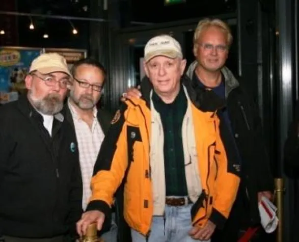 Bild: Tränen und Standing Ovation bei Kinofilm-Premiere DIE BUCHT (The Cove) mit Ric O’Barry