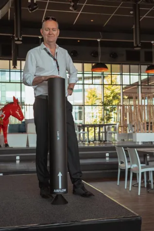 AED kombiniert UV-C Desinfektion mit Aerodynamik im Kampf gegen Covid-19 Bild: AED kombiniert UV-C Desinfektion mit Aerodynamik im Kampf gegen Covid-19