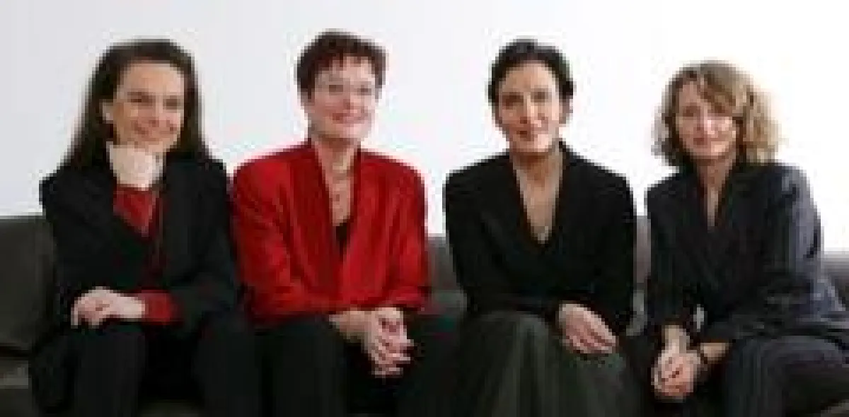 v.l.n.r.: Helga Brüggemann, Dr. Regina Wolf, Stefanie Betz, Andrea Bornhütter-Kassen