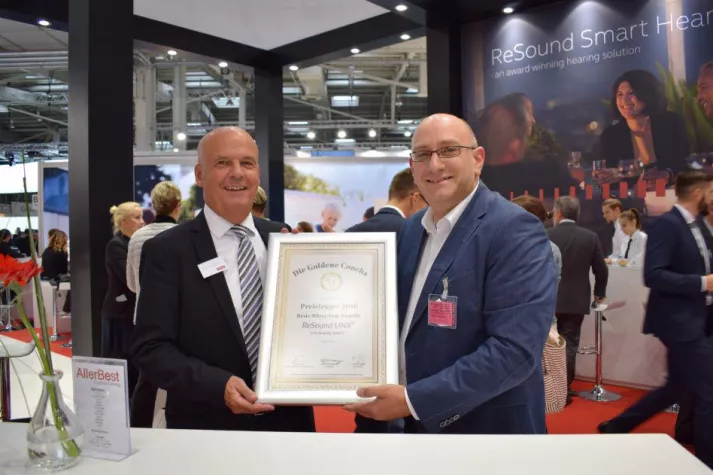 Bild: Erste Hörgeräte gewinnen „Goldene Concha“