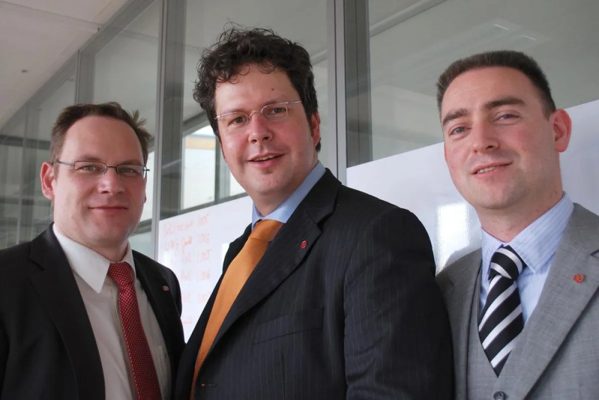 vlnr. Thomas Krause, Vorstand Wolfsburg AG, Frank Fauth, IT-Region 38, Wolfgang Seyen, Wolfsburg AG