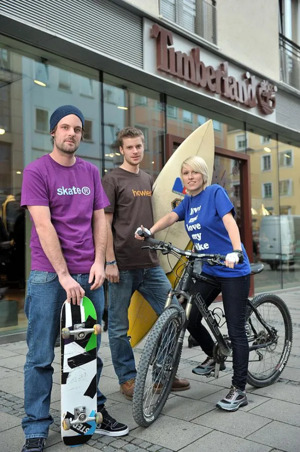 Stylische Mode für Skater, Biker und Surfer