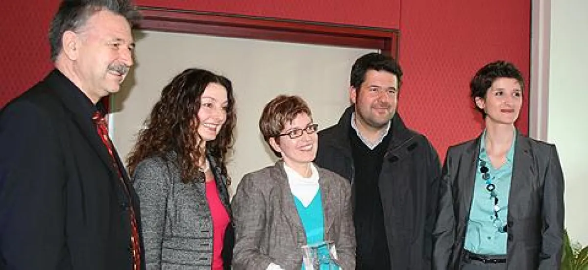Tanja Franz (Mitte) bei der Preisverleihung der MiA Future Apotheke. (Foto: Carmen Groschwitz)