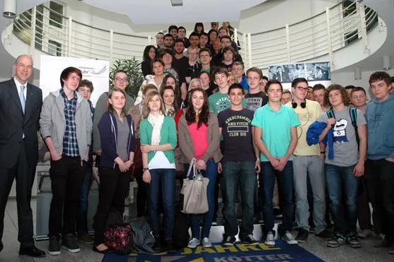 60 Oberstufenschüler diskutierten mit Friedrich P. Kötter Bild: 60 Oberstufenschüler diskutierten mit Friedrich P. Kötter