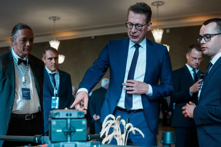 FeldSchau zeigt, wie KI Pflanzenforschung verändert – Hightech-Preise Bayern 2026 Bild: FeldSchau zeigt, wie KI Pflanzenforschung verändert – Hightech-Preise Bayern 2026