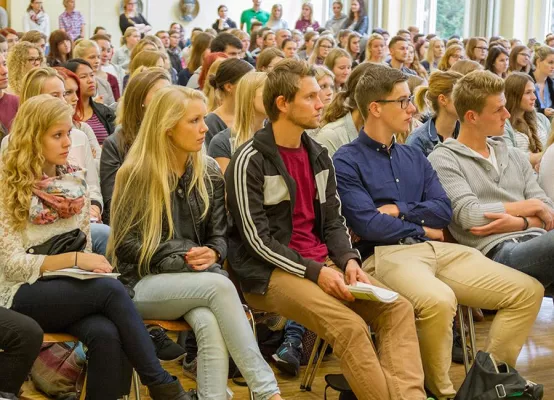 Bild: 644 Erstsemester-Studierende starten ins Wintersemester 2015/16