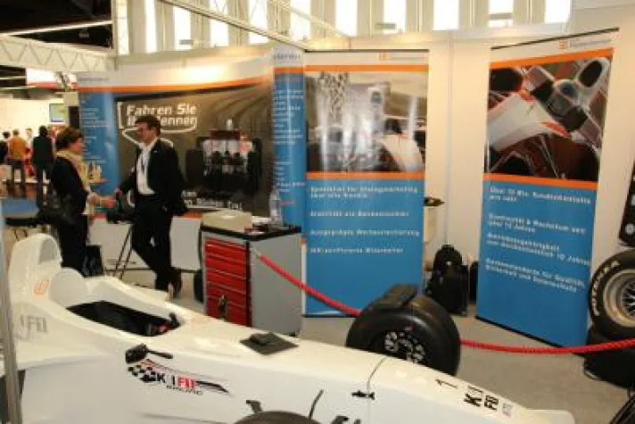 Bild: Auf der Überholspur im Kundendialog – Saarländisches Unternehmen zeigt Trends im Kundenservice