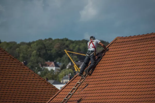 Bild: Dachdecker in Bielefeld – Experten für sichere und langlebige Dächer