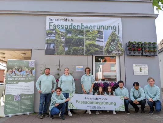 Bild: Revolution im Stadtbild: Schülerin übergibt selbst entwickelten Algorithmus zur Fassadenbegrünung 