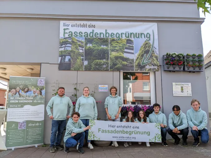 Bild: Revolution im Stadtbild: Schülerin übergibt selbst entwickelten Algorithmus zur Fassadenbegrünung 