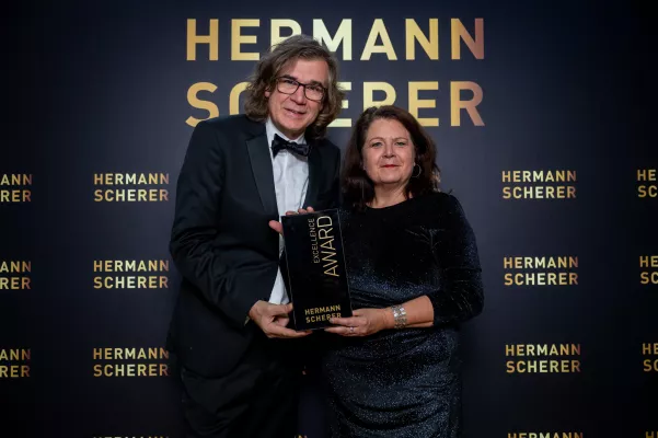 Bild: Ein Vulkan der Inspiration: Aschaffenburgerin Katja Hufgard gewinnt Excellence Award 