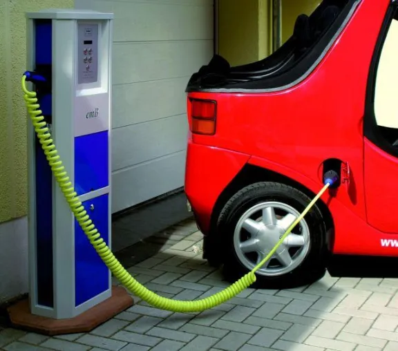 Bild: Lapp Kabel präsentiert im neuen Zentrum für E-Mobility sein Ladesystem für Elektroautos