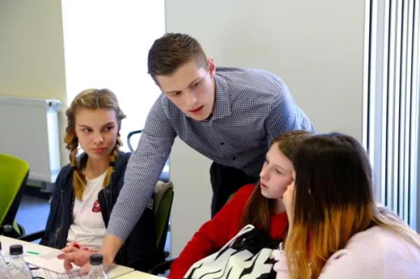 Rückschau auf den Controlware Girls'Day 2016: Schülerinnen schnupperten IT-Luft Bild: Rückschau auf den Controlware Girls'Day 2016: Schülerinnen schnupperten IT-Luft