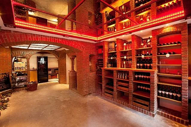 Umbau im Bestand – Neue Vinothek im Weingut & Gasthof Krancher Bild: Umbau im Bestand – Neue Vinothek im Weingut & Gasthof Krancher