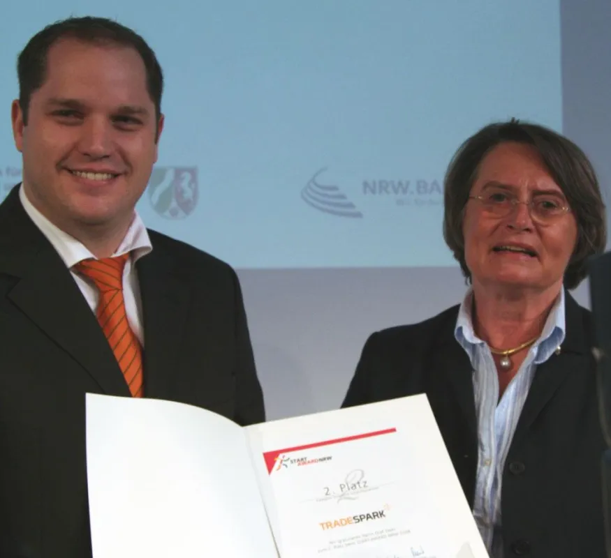 TradeSpark-Gründer Olaf Stehr mit Ministerin Christa Thoben