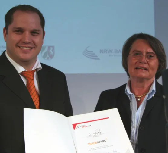 START Award NRW - TradeSpark wird durch Ministerin Christa Thoben ausgezeichnet Bild: START Award NRW - TradeSpark wird durch Ministerin Christa Thoben ausgezeichnet