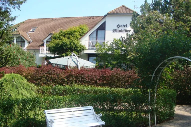 15 Jahre Kunst im Hotel Blinkfüer, im Ostseebad Dierhagen, auf der Halbinsel Fischland Darß Bild: 15 Jahre Kunst im Hotel Blinkfüer, im Ostseebad Dierhagen, auf der Halbinsel Fischland Darß