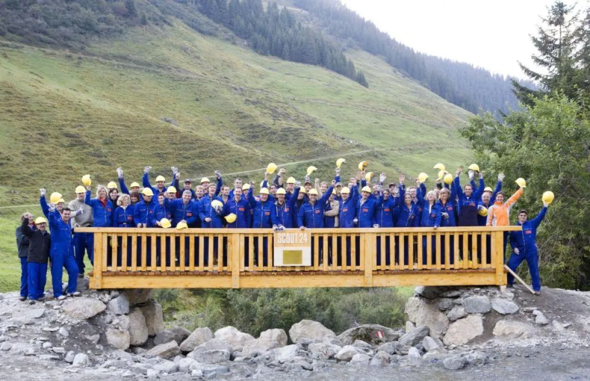Im Zentrum des prämierten Projektes stand der gemeinsame Brückenbau durch Führungskräfte der Scout24 Holding in den Bergen Österreichs.