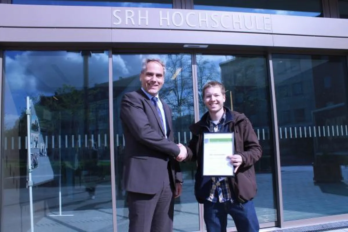 Geschäftsführer Steffen Bruckner (links) begrüßte Stefan Janssen persönlich an der Hochschule - Foto