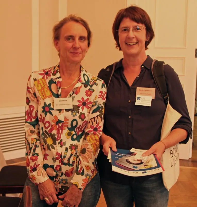 Dr. Christine Lötters und Sabine Schulze von Bonn Lighthouse