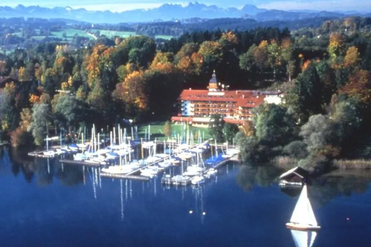 Bild: Tagungsabenteuer am Chiemsee - Yachthotel Chiemsee