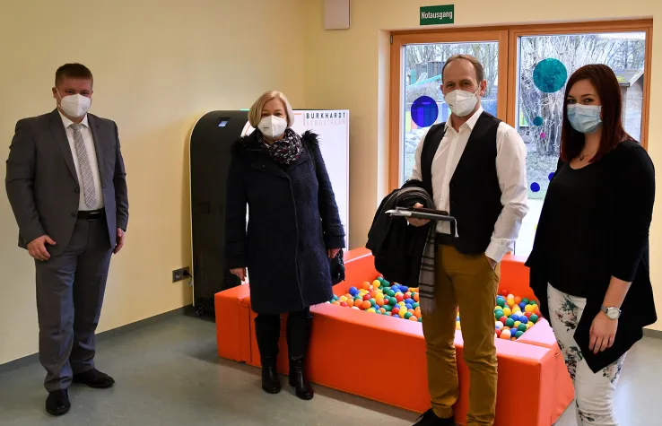 Bild: Luftreiniger von BURKHARDT – Kinder atmen durch